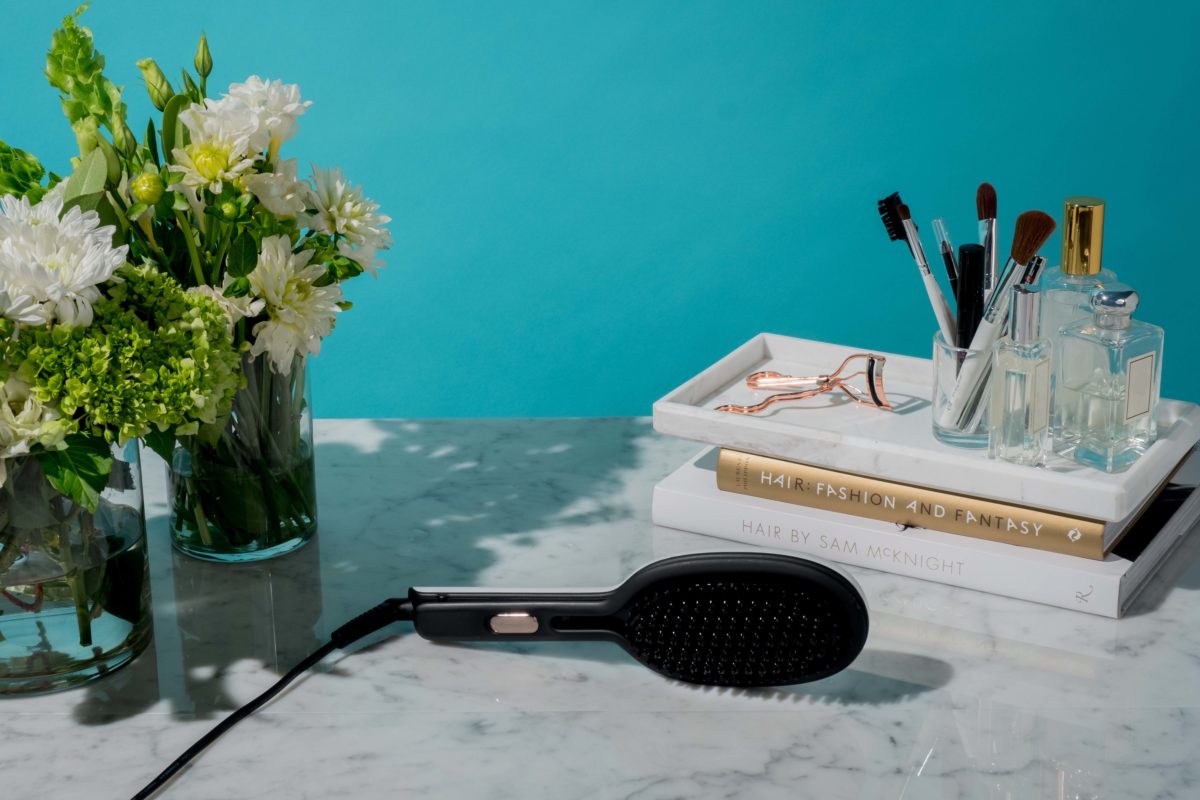InStyler GLOSSIE Ceramic Styling Brush with Precision Press